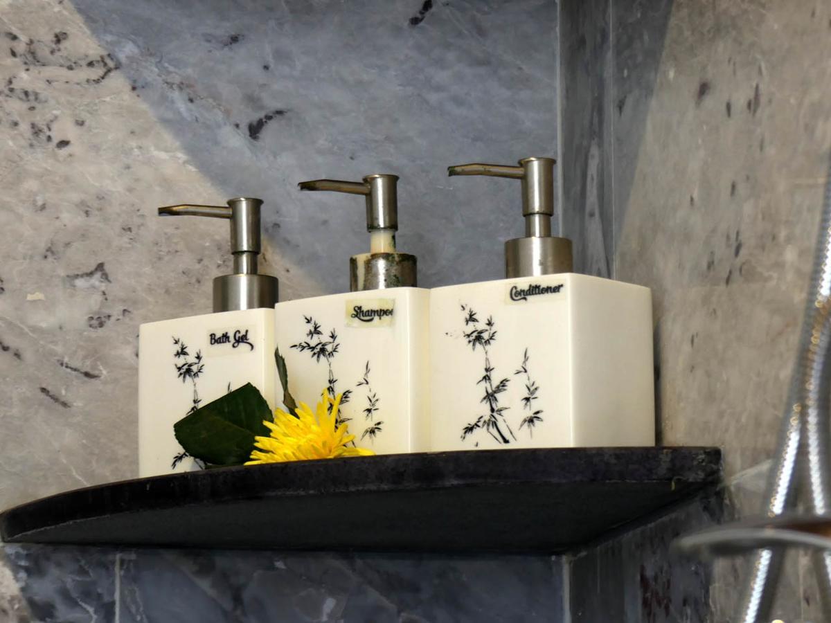 Ruby Hotel Hoi An Bagian luar foto