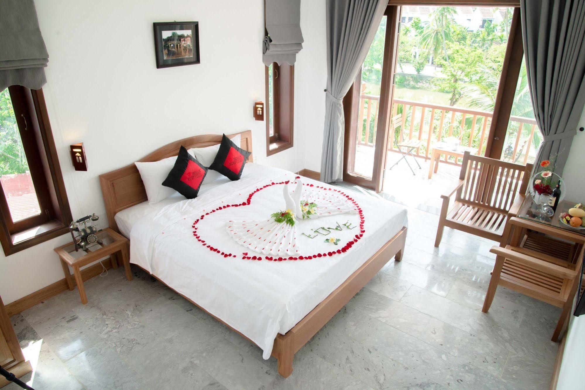 Ruby Hotel Hoi An Bagian luar foto
