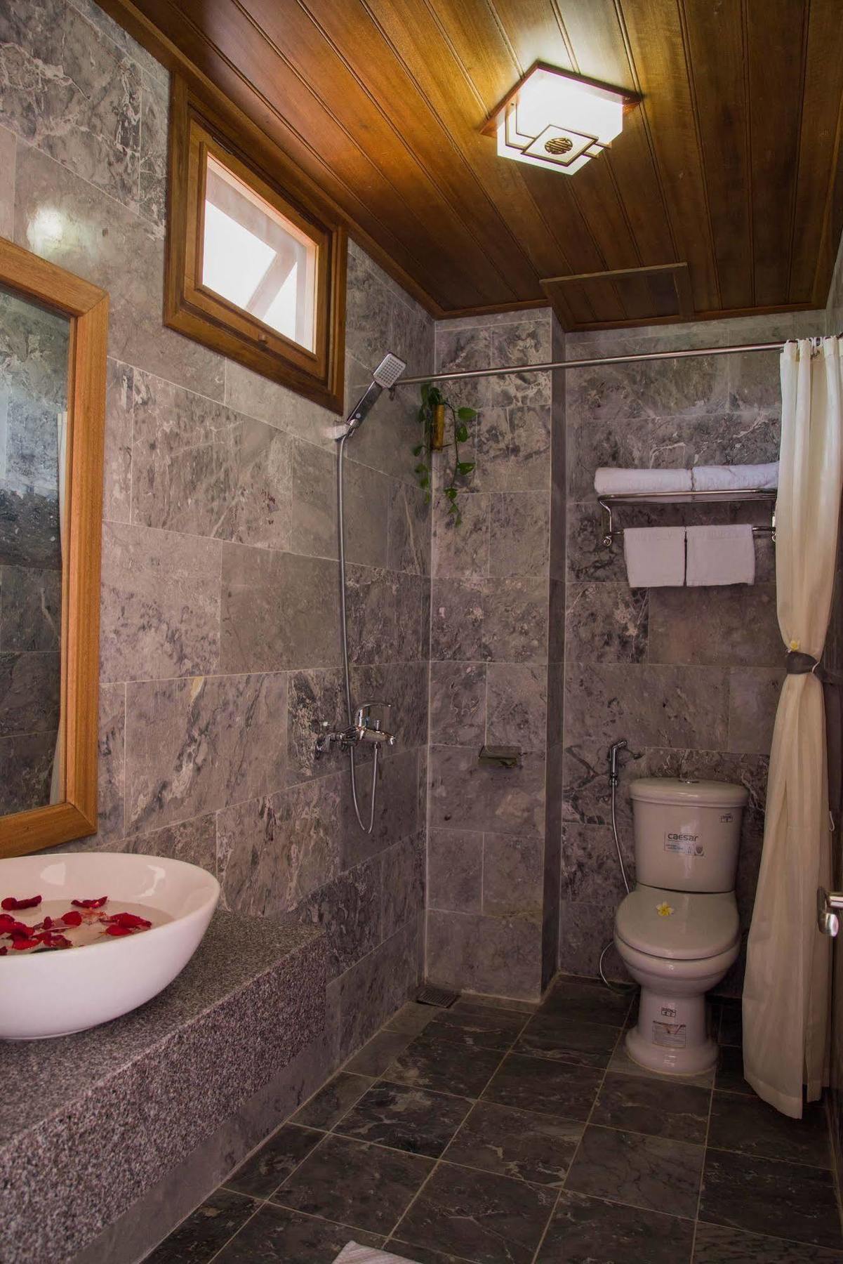 Ruby Hotel Hoi An Bagian luar foto