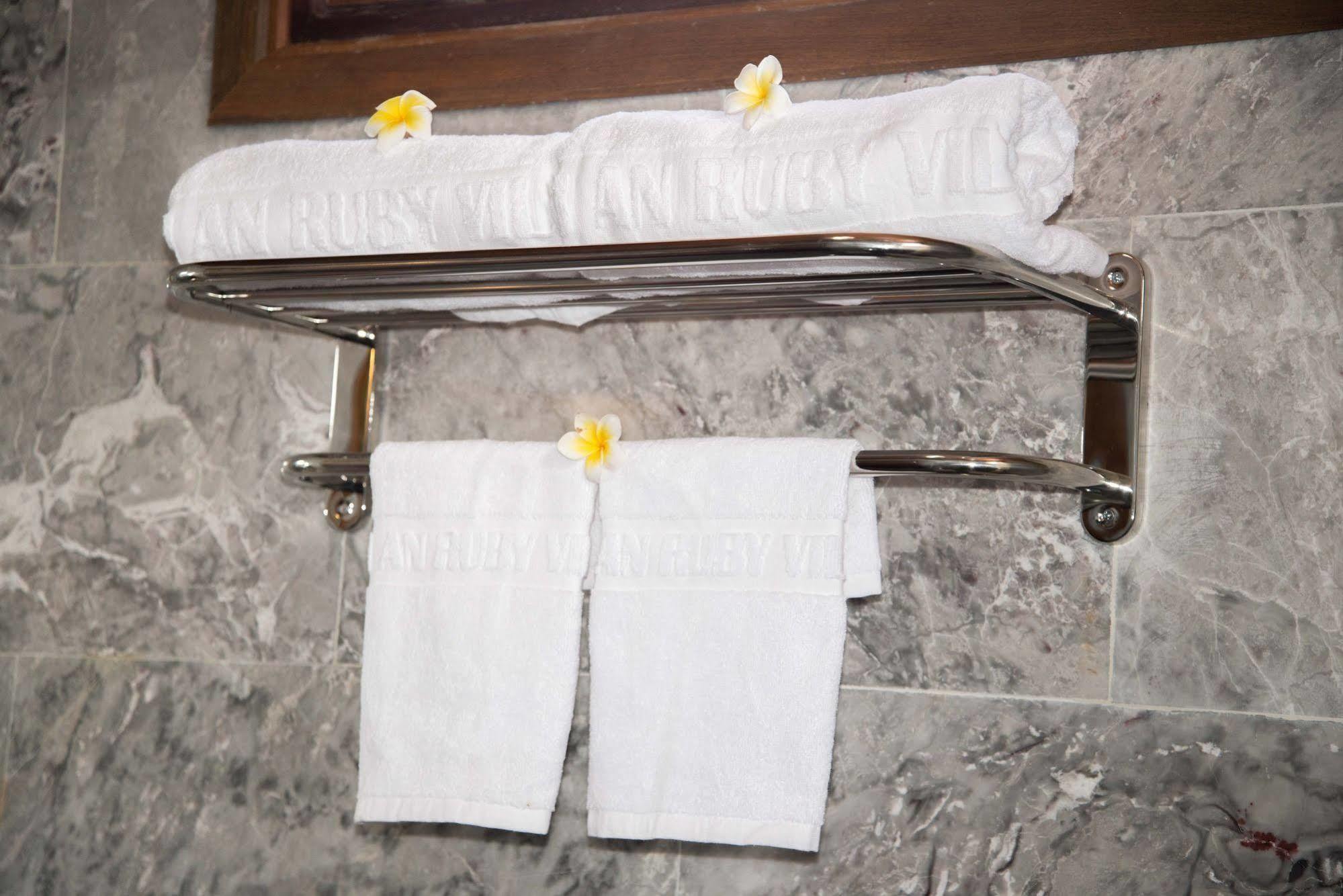 Ruby Hotel Hoi An Bagian luar foto